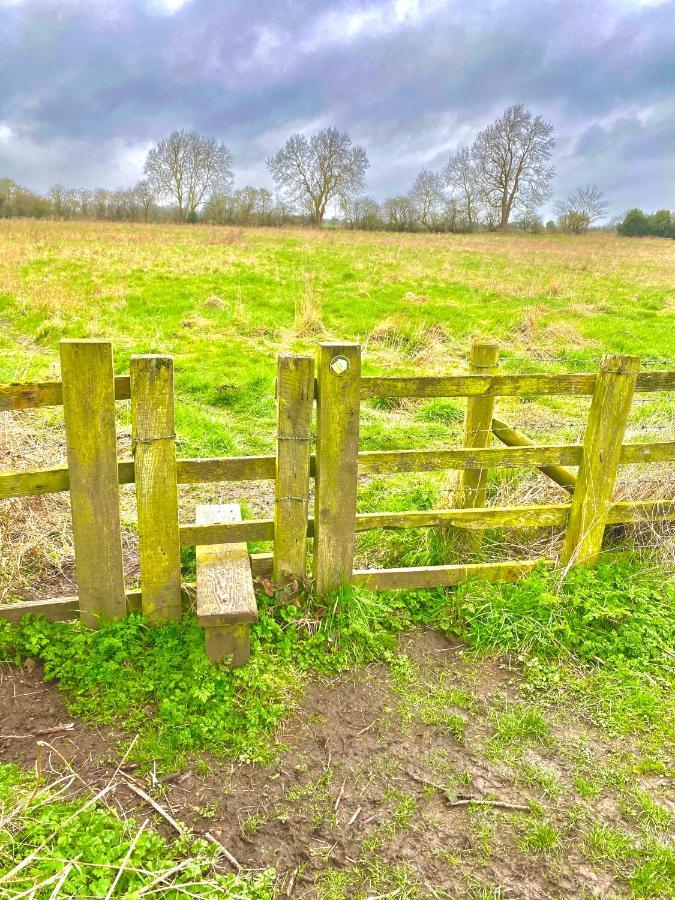 Work And Relax - Fast Wifi, Fireplace & Near Pub Newton Aycliffe Εξωτερικό φωτογραφία